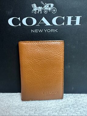 Coach Men’s Brown Leather Card & Key Holder